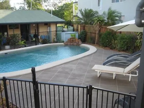 Palm Court Holiday Apartments Scarness 3*,