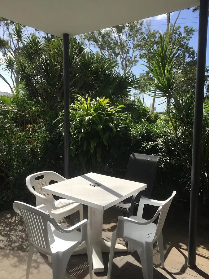 Palm Court Holiday Apartments Scarness 3*,  Australia